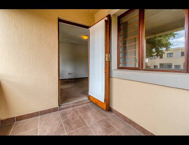 1 BEDROOM APARTMENT TO LET IN WELTEVREDEN PARK